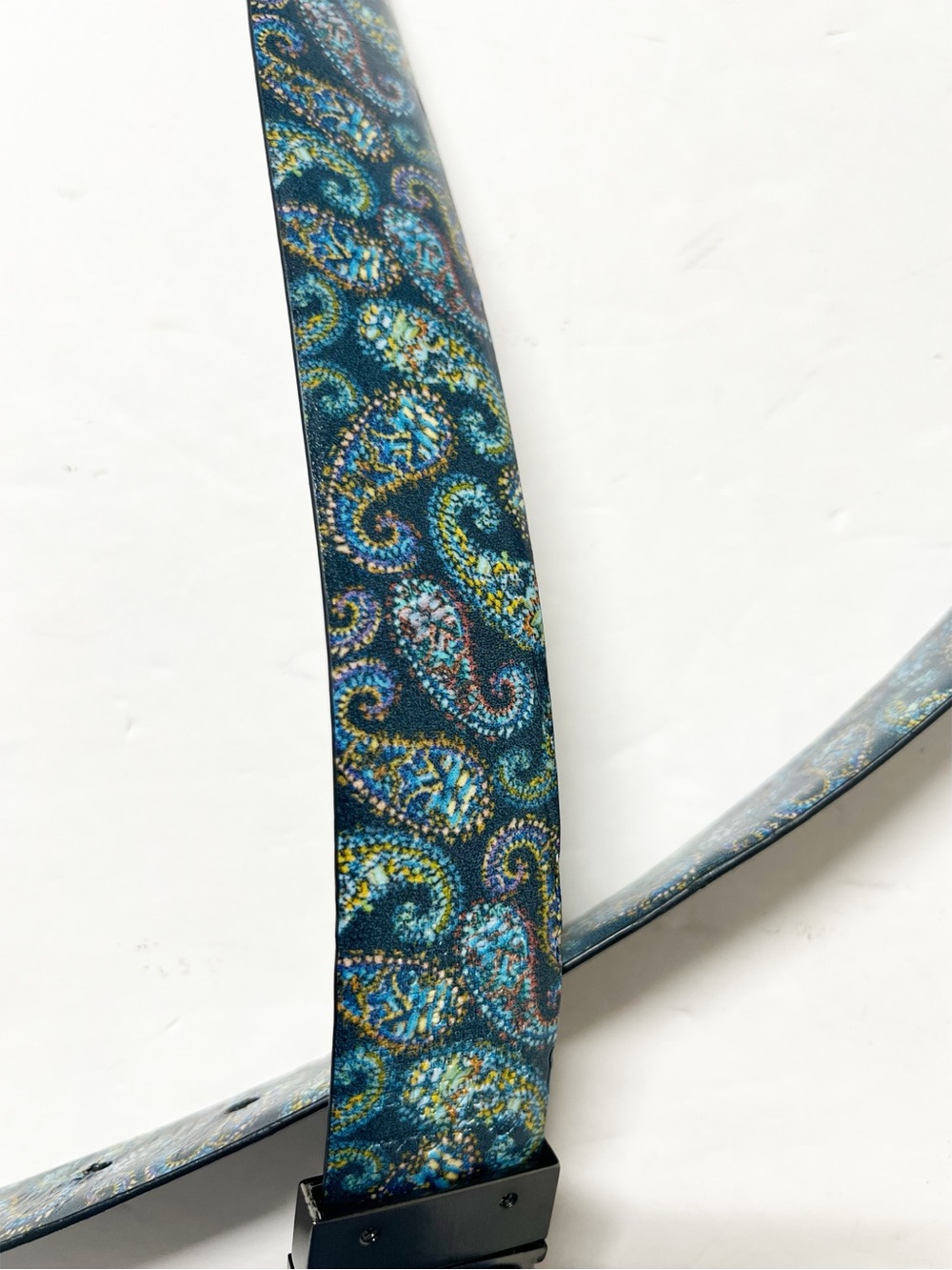 Robert Graham Mens Black Reversible Leather Belt with Brushed Metal Logo Buckle - Picture 8 of 11